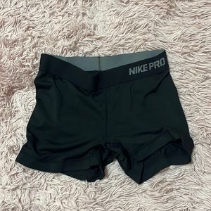 Niki short